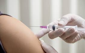 Vakcināciju pret Covid-19 Latvijā kursos apguvuši 46 farmaceiti