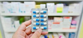 Pārrunā farmācijas komersantu iebildumus pret jauno zāļu uzcenojumu modeli