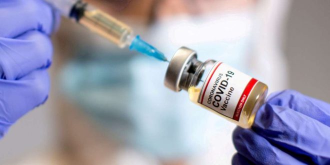 Plāno izmaksāt 5000 eiro kompensāciju par vakcinācijas pret Covid-19 komplikācijām