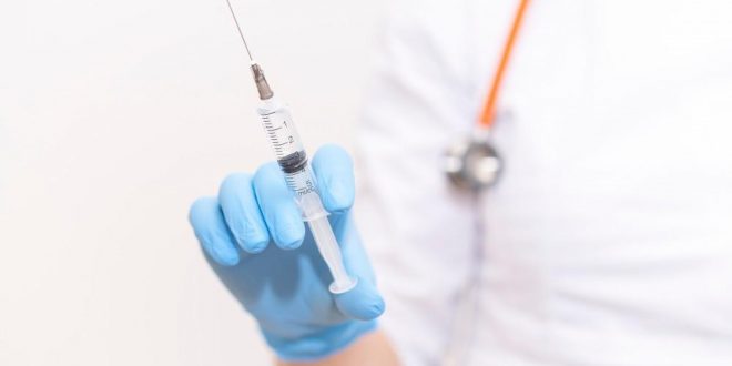 Dzemdību namā valsts apmaksāta vakcinācija pret gripu grūtniecēm vairs nav pieejama