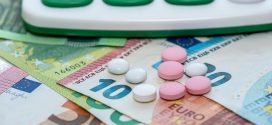 Žurnālisti: Eiropā pastāv slepena zāļu cenu noteikšanas sistēma