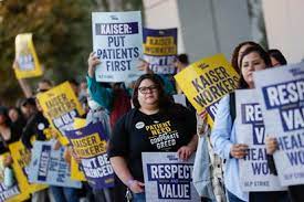 Vairāk nekā 75 000 veselības aprūpē strādājošo ASV sākuši trīs dienu streiku
