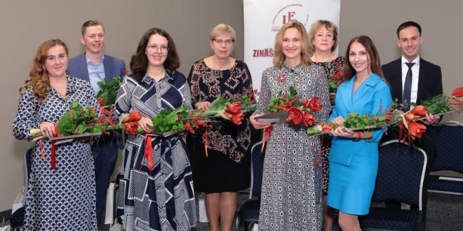 Latvijas Farmaceitu biedrības gada konferencē sumināti “Gada Farmaceits 2023” laureāti