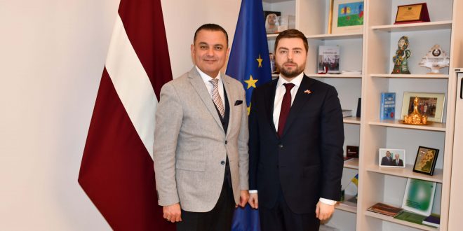 Veselības ministrs Ukrainas vēstniekam apliecina turpmāku palīdzības sniegšanu slimnīcām un karavīru ārstēšanu un rehabilitāciju Latvijā