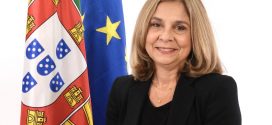 Farmaceiti var! Portugāles Farmaceitu biedrības prezidente stājusies veselības ministra amatā