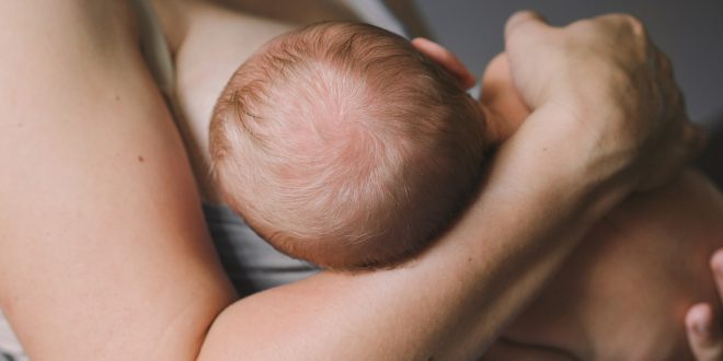 Septiņās pilsētās pieejamas bezmaksas zīdīšanas konsultācijas