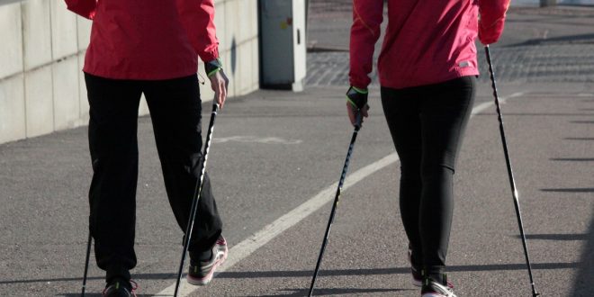 Rīgā sākas bezmaksas nūjošanas nodarbības iedzīvotājiem