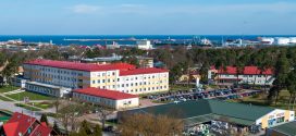 Diena: Atbalsta pretrunīgo slimnīcu reformu