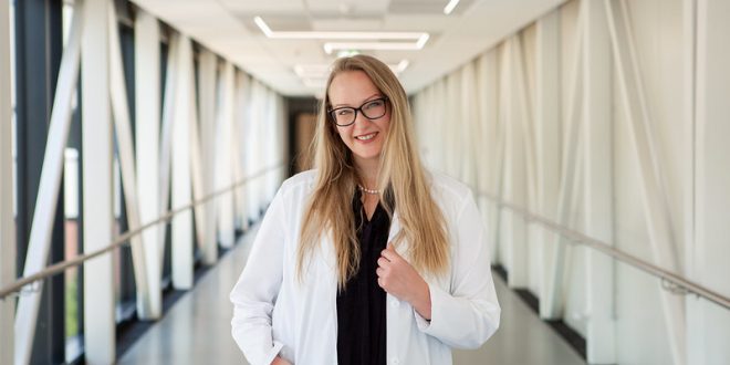 Austrumu slimnīcā pirmoreiz Latvijā pielieto inovatīvu zāļu terapiju Alcheimera slimības simptomu attīstības aizkavēšanai